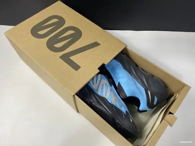'Bright GZ3079 MNVN Cyan' Boost Yeezy 700 ADIDAS 0606